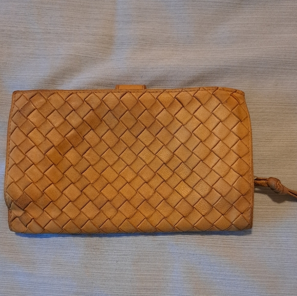 Bottega Veneta medium tan woven leather wallet used - Picture 10 of 10